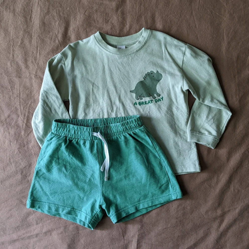 Matching Set - Picture 2 of 10